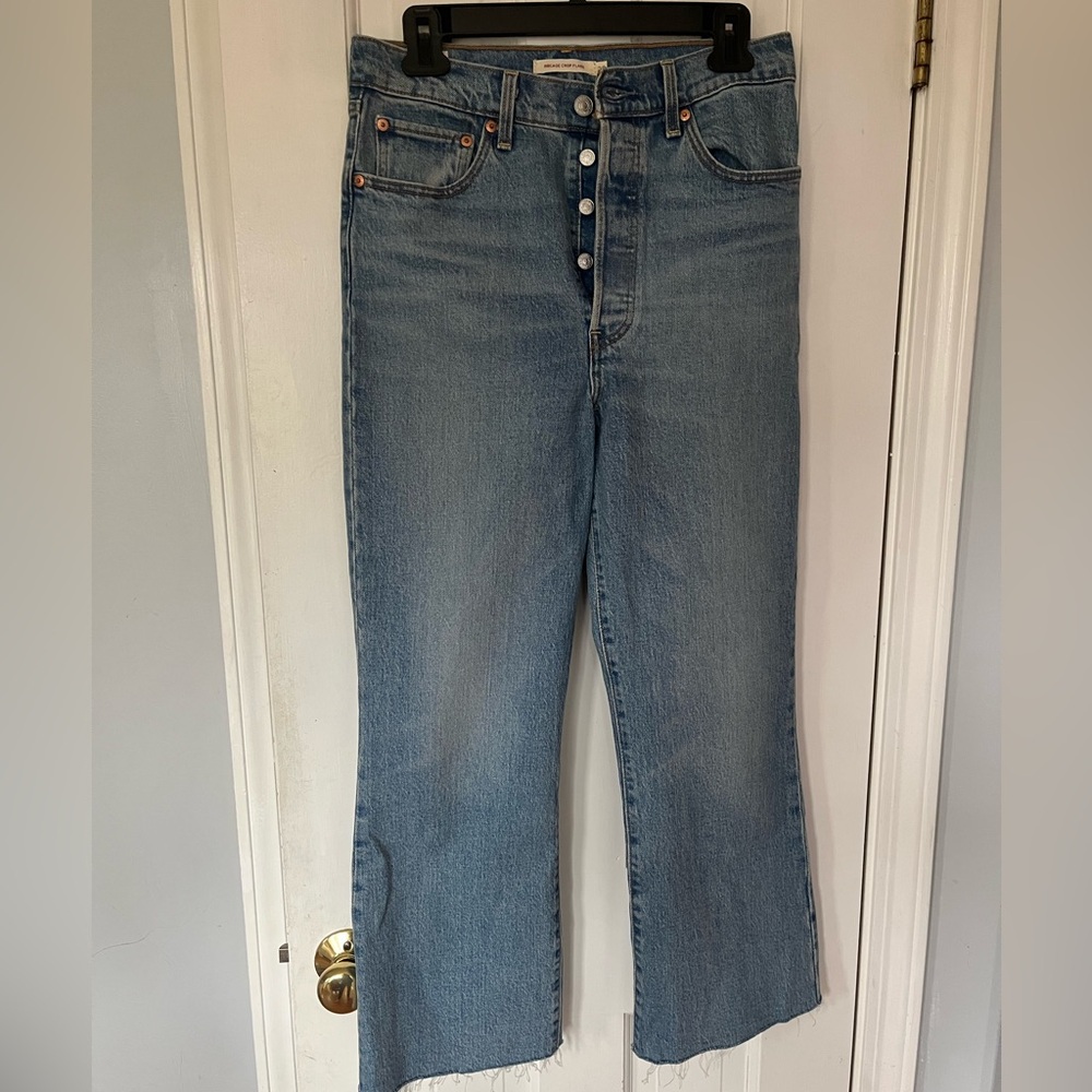 Levi’s premium jeans, ribcage crop flare, size 28